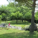 Logis De Chalons A La Le Gua (Charente-Maritime)
