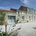 Holiday home Logis De Chalons A La Le Gua (Charente-Maritime)