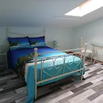 Logis De Chalons A La *