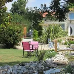 Logis De Chalons A La Le Gua (Charente-Maritime)
