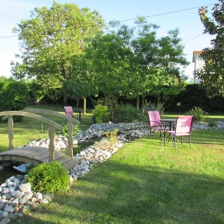 בית נופש Logis De Chalons A La Le Gua (Charente-Maritime)