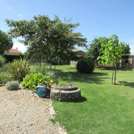 Logis De Chalons A La *