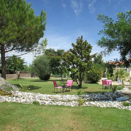 Logis De Chalons A La בית נופש Le Gua (Charente-Maritime)