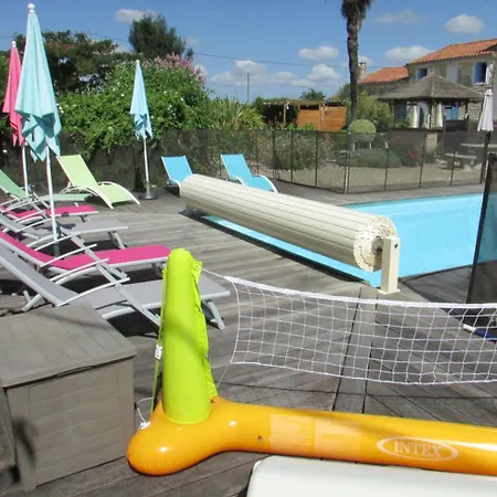 Logis De Chalons A La בית נופש Le Gua (Charente-Maritime)