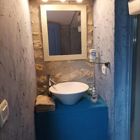 Logis De Chalons A La בית נופש Le Gua (Charente-Maritime)