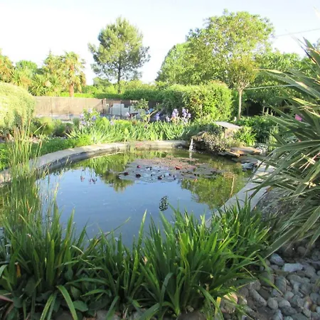 Logis De Chalons A La Le Gua (Charente-Maritime)