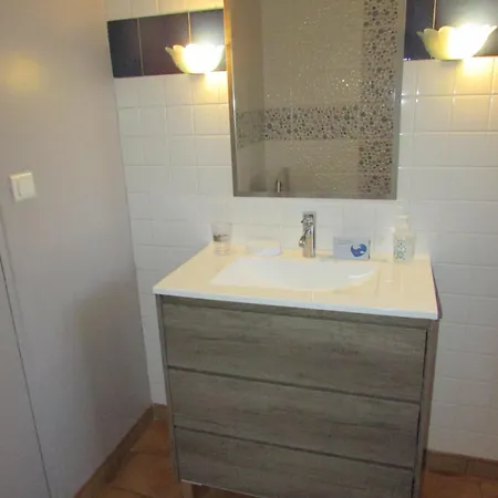 בית נופש Logis De Chalons A La