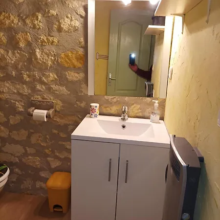 בית נופש Logis De Chalons A La