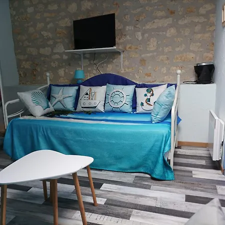 Logis De Chalons A La *