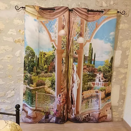 Logis De Chalons A La בית נופש Le Gua (Charente-Maritime)