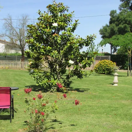 Logis De Chalons A La *