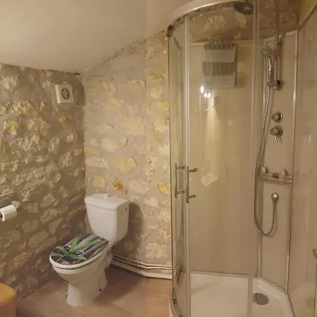 בית נופש Logis De Chalons A La