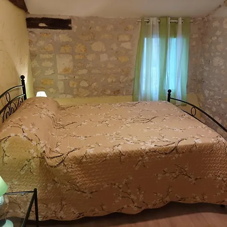 Logis De Chalons A La בית נופש *